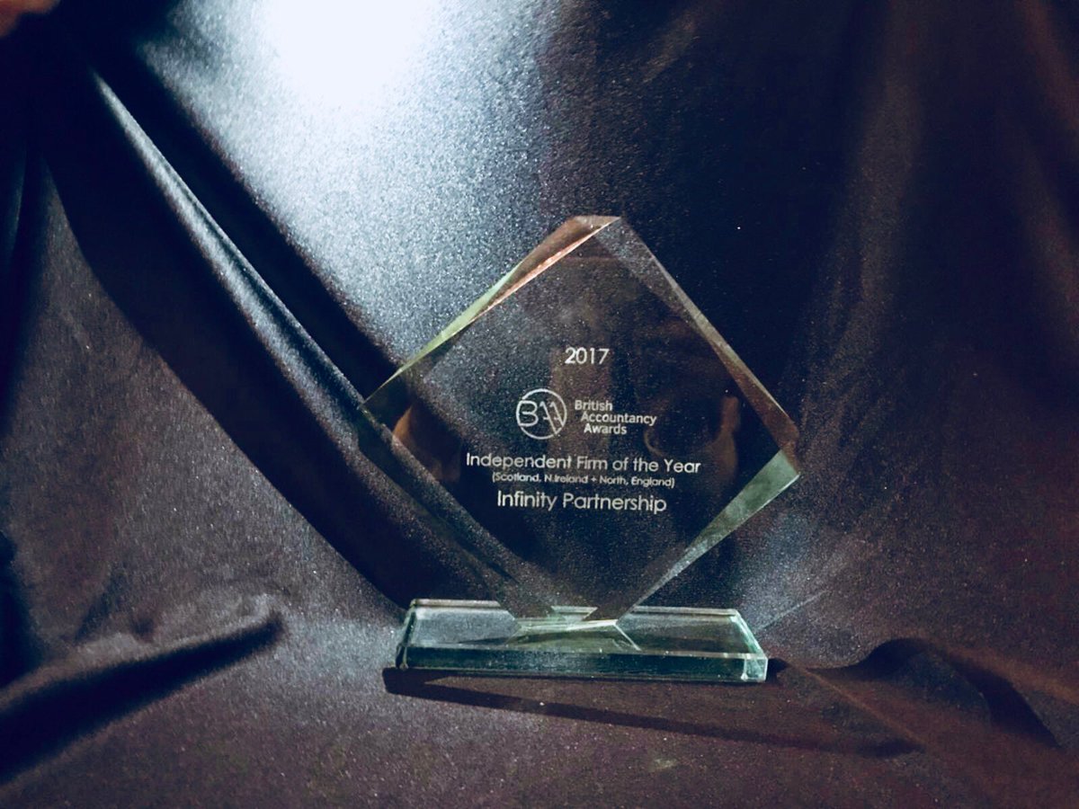 EngagePR_Live's tweet photo. Two national award wins @LondonHiltonPL in 48 hours: @dickflemings and Infinity Partnership #Commsnationalawards #BAA2017 #content #Aberdeen https://t.co/fiiyqp4uum