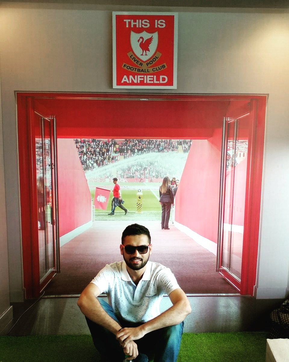KhanapuriAkshay's tweet photo. #LFCinIndia https://t.co/uHW5jPHV4Q