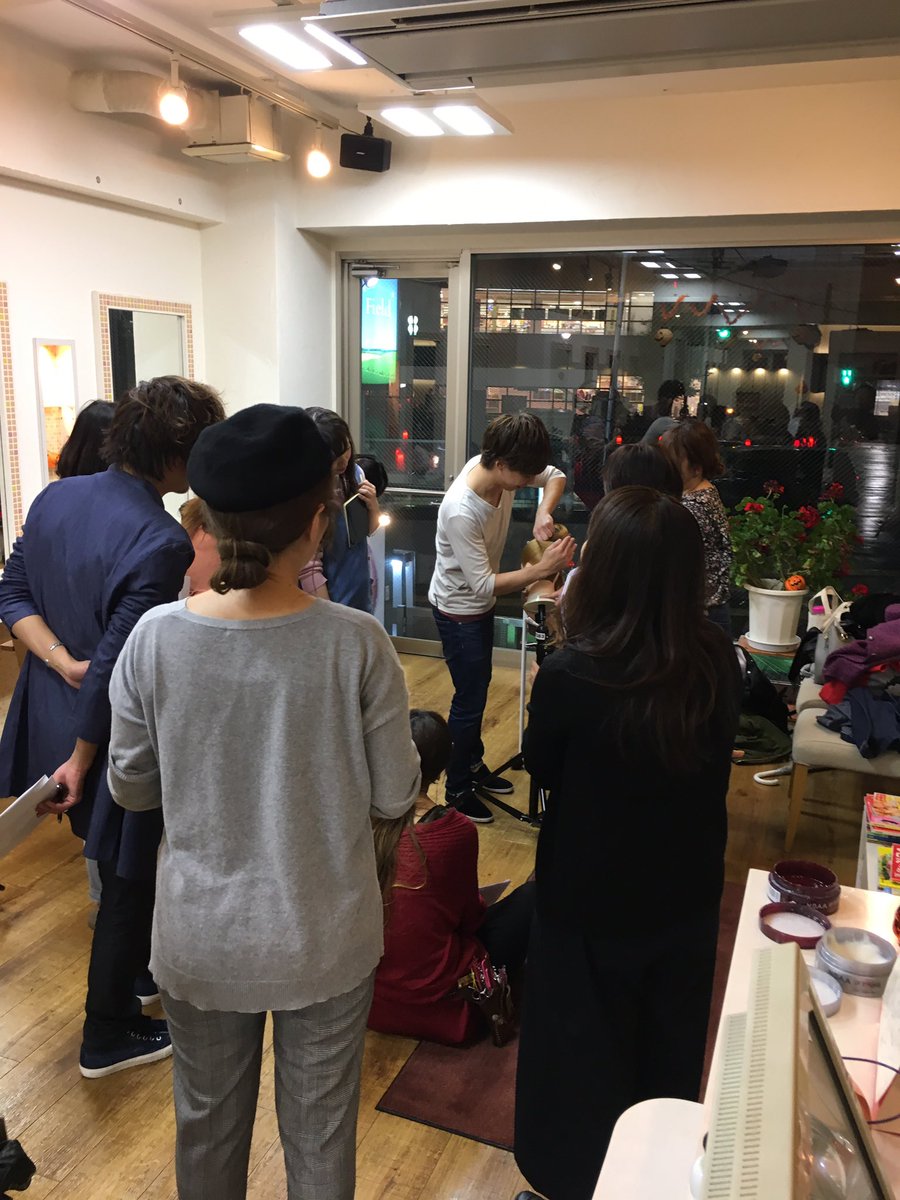 KAMIYUSTAFF's tweet photo. 今日も本夜会勉強会 https://t.co/4pZBn8sNyq