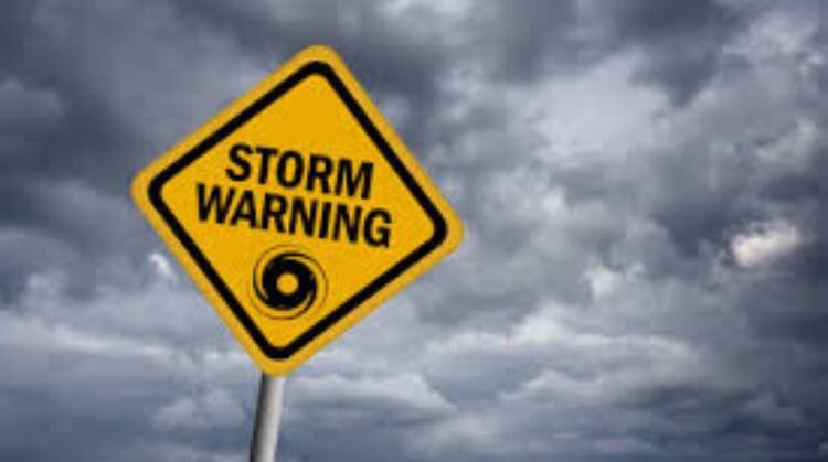 FSSDUBLIN's tweet photo. Storm ⚠️ Warning
Freephone 1800-806-999 This Week If You Need Any Assistance
#Flooding
#Boarding
#EmergencyCallouts https://t.co/8hK6YLJgym
