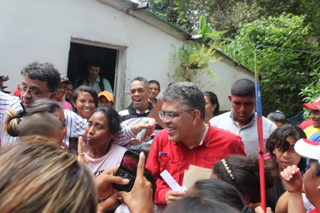 JauaMiranda's tweet photo. EL CAMINO ES LARGO https://t.co/toT6qfFmx0 Dice la sabiduría popular que mejor es echar para adelante,porque para atrás es más lejos.A VOTAR https://t.co/JKMUk97NIM