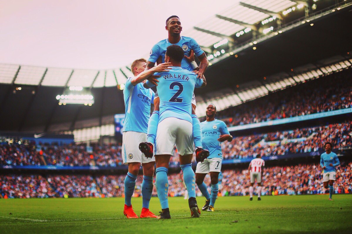 TourDuFootball's tweet photo. Manchester City en PL:

🎬 7Vict / 1Nul
⚽ 29 buts
❌ 4 encaissés

Naples en Série A:

🎬 8Vict
⚽ 26 buts
❌ 5 concédés

City - Napoli ce mardi ! https://t.co/uyf3OybGef