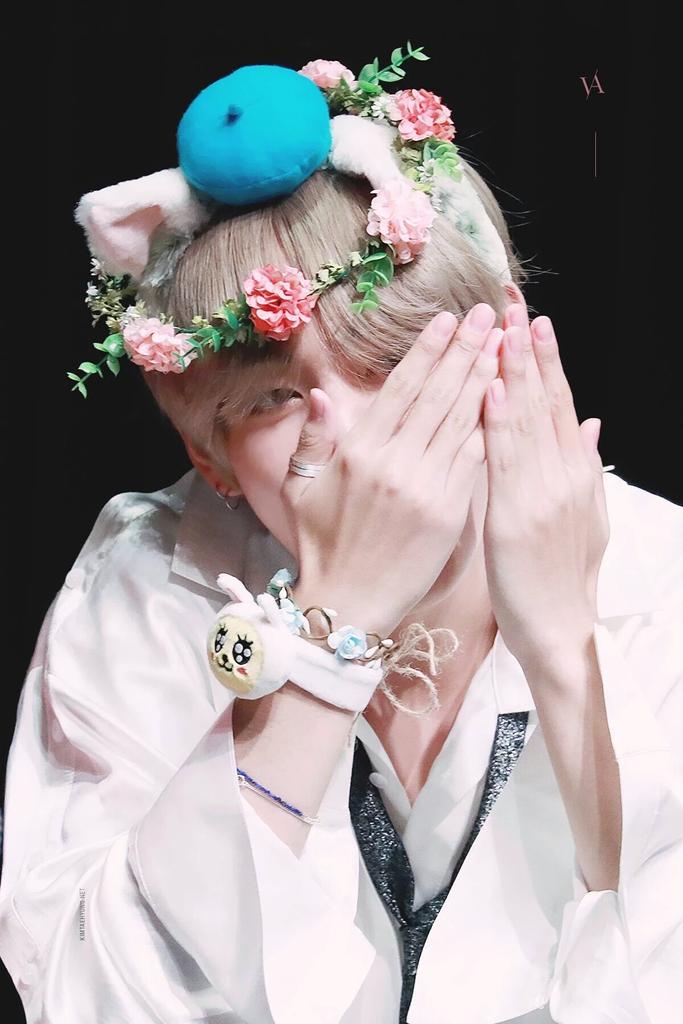 TaeBts_95's tweet photo. Roleplay of BTS Kim Taehyung. 30 December 1995. Love Ice cream, cuddle and cute stuff. Call me piyo chan. https://t.co/6WjY9C3Qaw