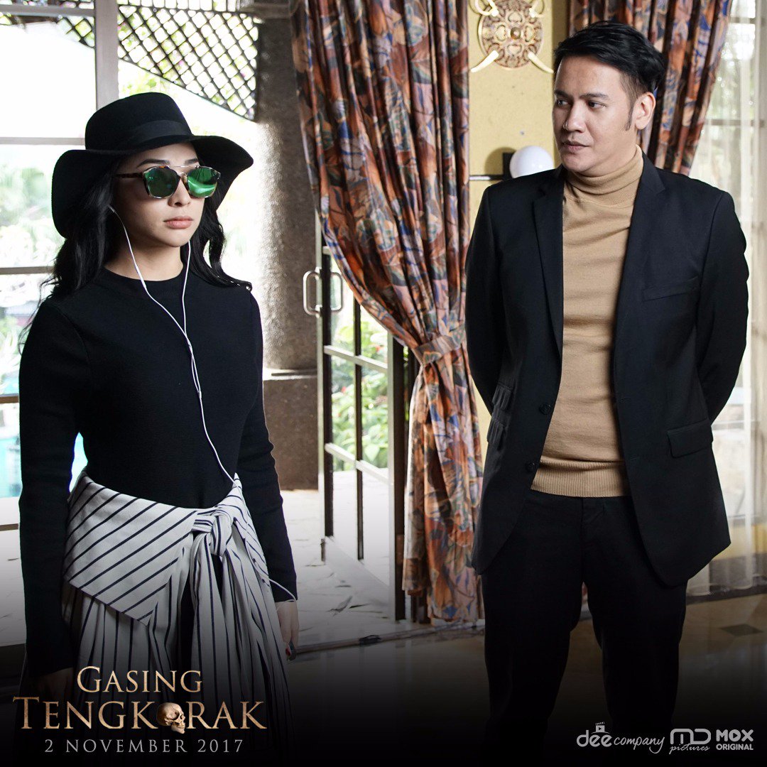 DeeCompanyID's tweet photo. Apakah Michael terlibat dalam teror #GasingTengkorak yang menghantui Veronica?

Jawabannya ada di bioskop 2 NOVEMBER 2017. ☠ https://t.co/J8ZMKfn821