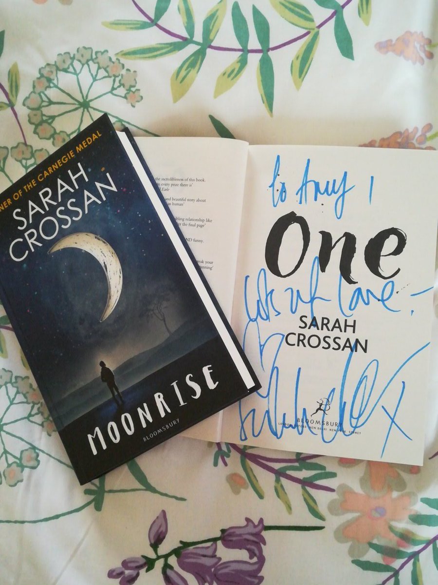 AmyDevereux's tweet photo. Meeting @SarahCrossan last night at #deptcon3 meant a tick on my bucket list!! So lovely and so talented! And she gives fabulous hugs 😄 https://t.co/Z2JwlYVsGu