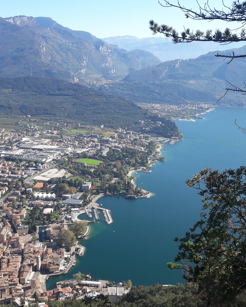 GardaTrekking's tweet photo. Buona domenica da #rivadelgarda! #gardatrekking https://t.co/m0DsvnhAm0