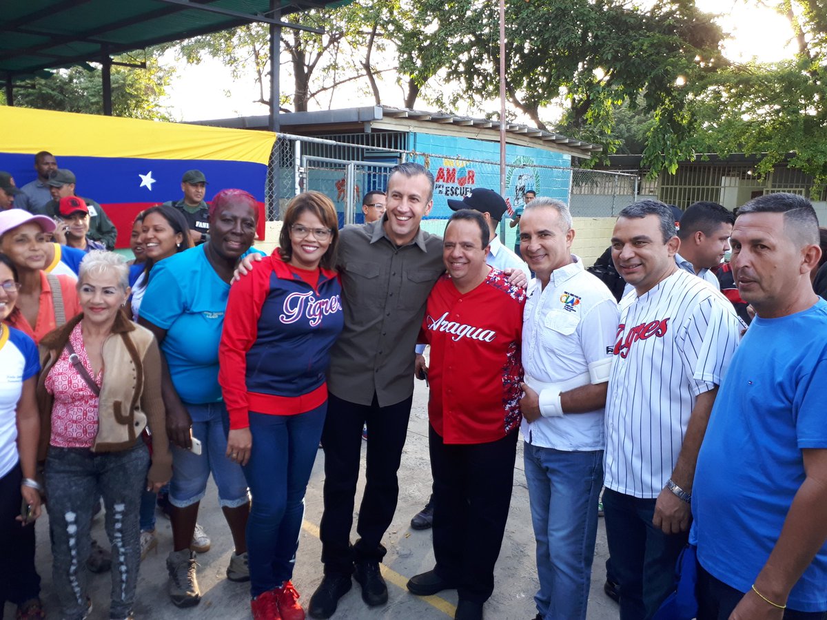 FreddyBernal's tweet photo. Gracias a la constituyente tenemos PAZ, gracias a la constituyente tenemos ELECCIONES, gracias a la constituyente tenemos VOTO SOBERANO! https://t.co/DkvAUQ7EeF