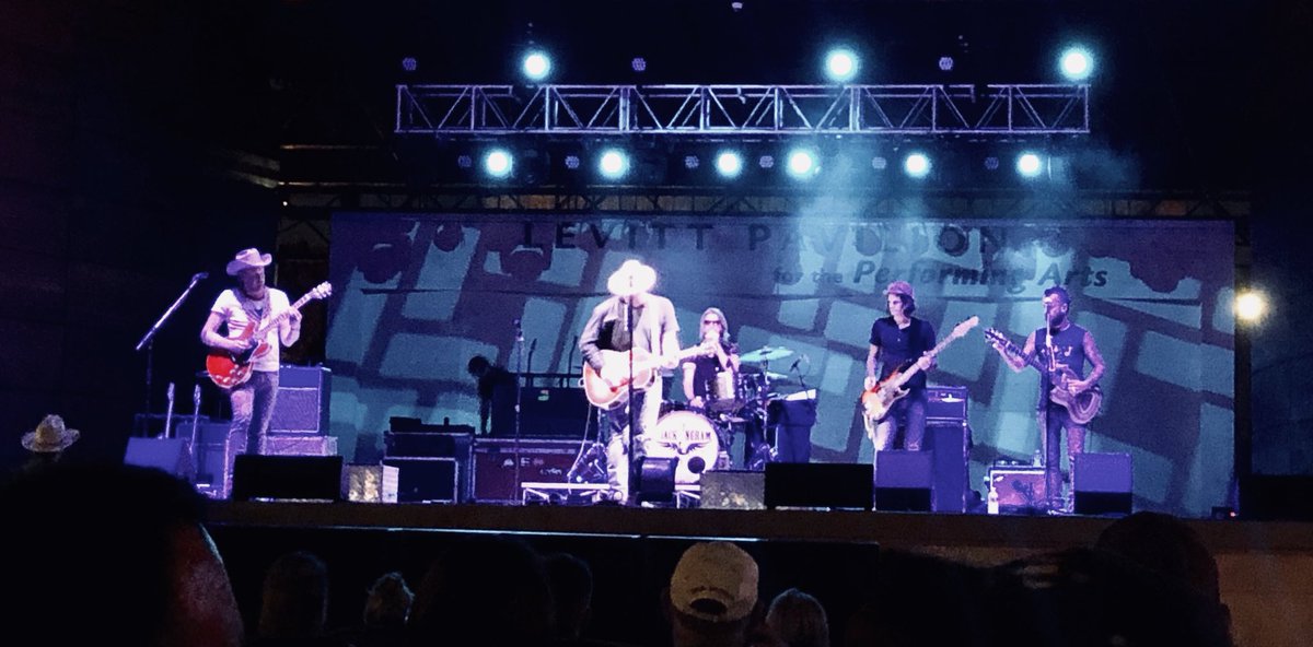 ericaindallas's tweet photo. @JackIngram and The Beat Up Ford Band put on a great show last night @LevittArlington; greatest oncor!! https://t.co/lCt5rspYDa