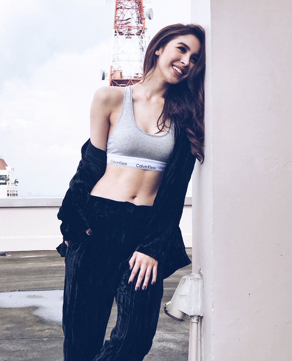 JBeauties's tweet photo. Damn, Julia! 😍 @BarrettoJulia 

📸: janaranilla https://t.co/NARkRseB9p