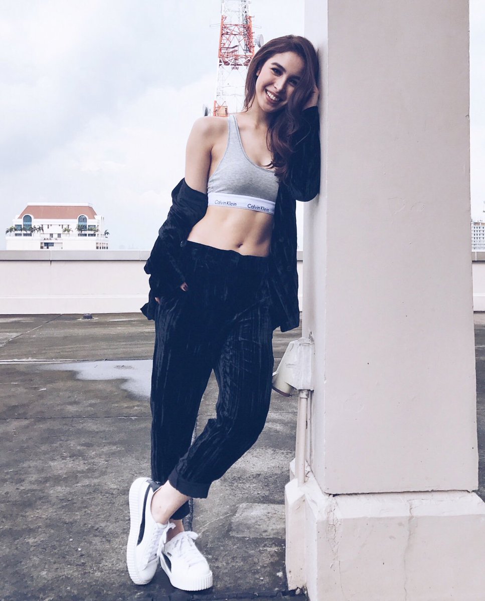 JBeauties's tweet photo. Damn, Julia! 😍 @BarrettoJulia 

📸: janaranilla https://t.co/NARkRseB9p