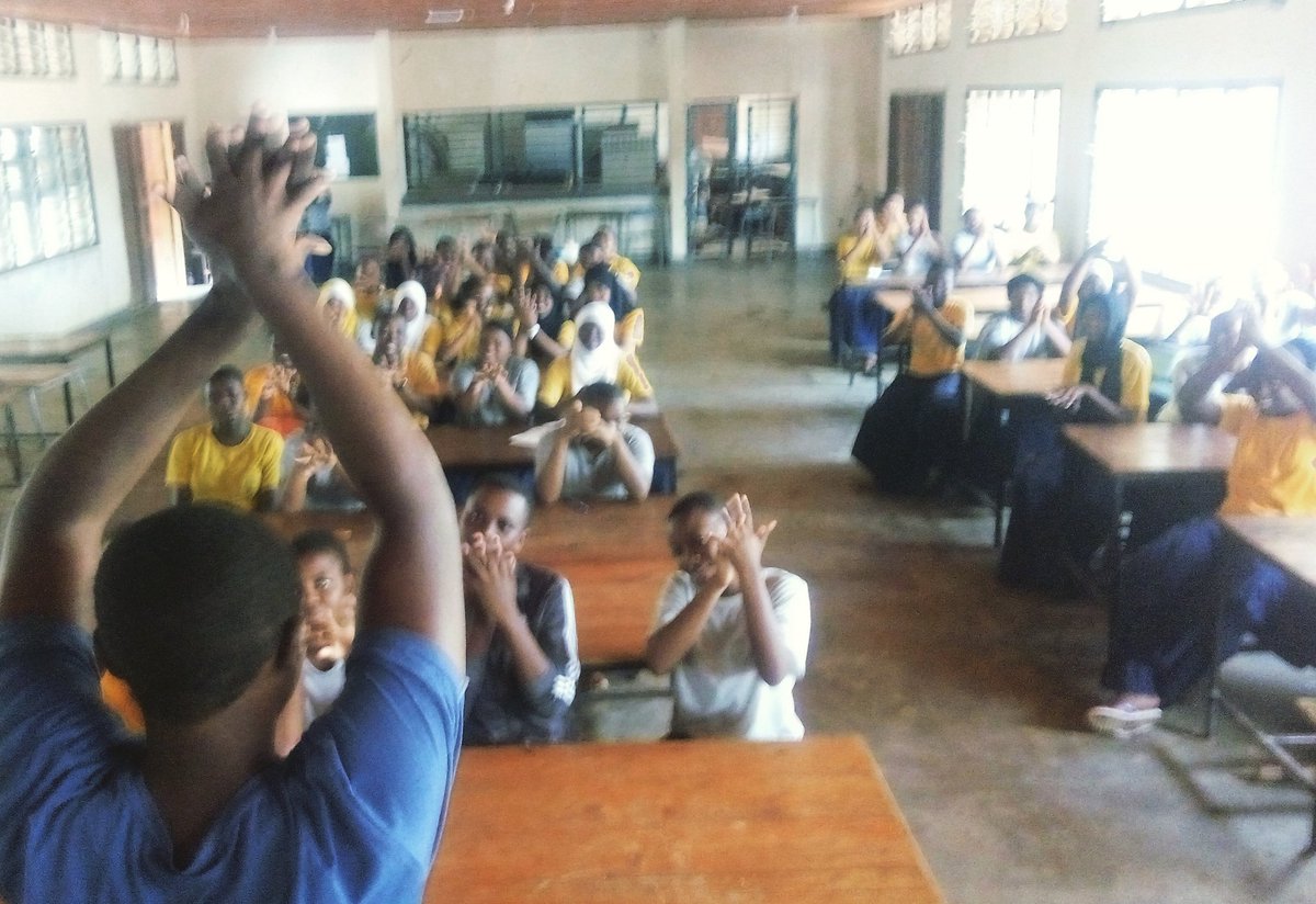 Youth4Developm1's tweet photo. #YVSD with the vision of better future #Tz we encourage society to keep good health by ensuring we wash our hands by 6 steps #SDGs https://t.co/cvDIOWr1bh