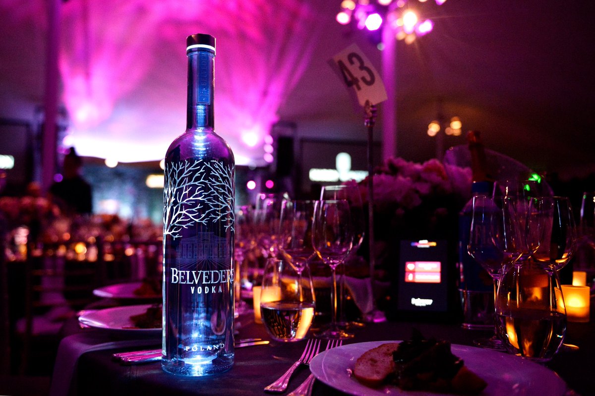 sutjahjo's tweet photo. #MoëtHennessy At #amfAR2017 Los Angeles Gala (Images are supplied) https://t.co/6xY6V7o41q