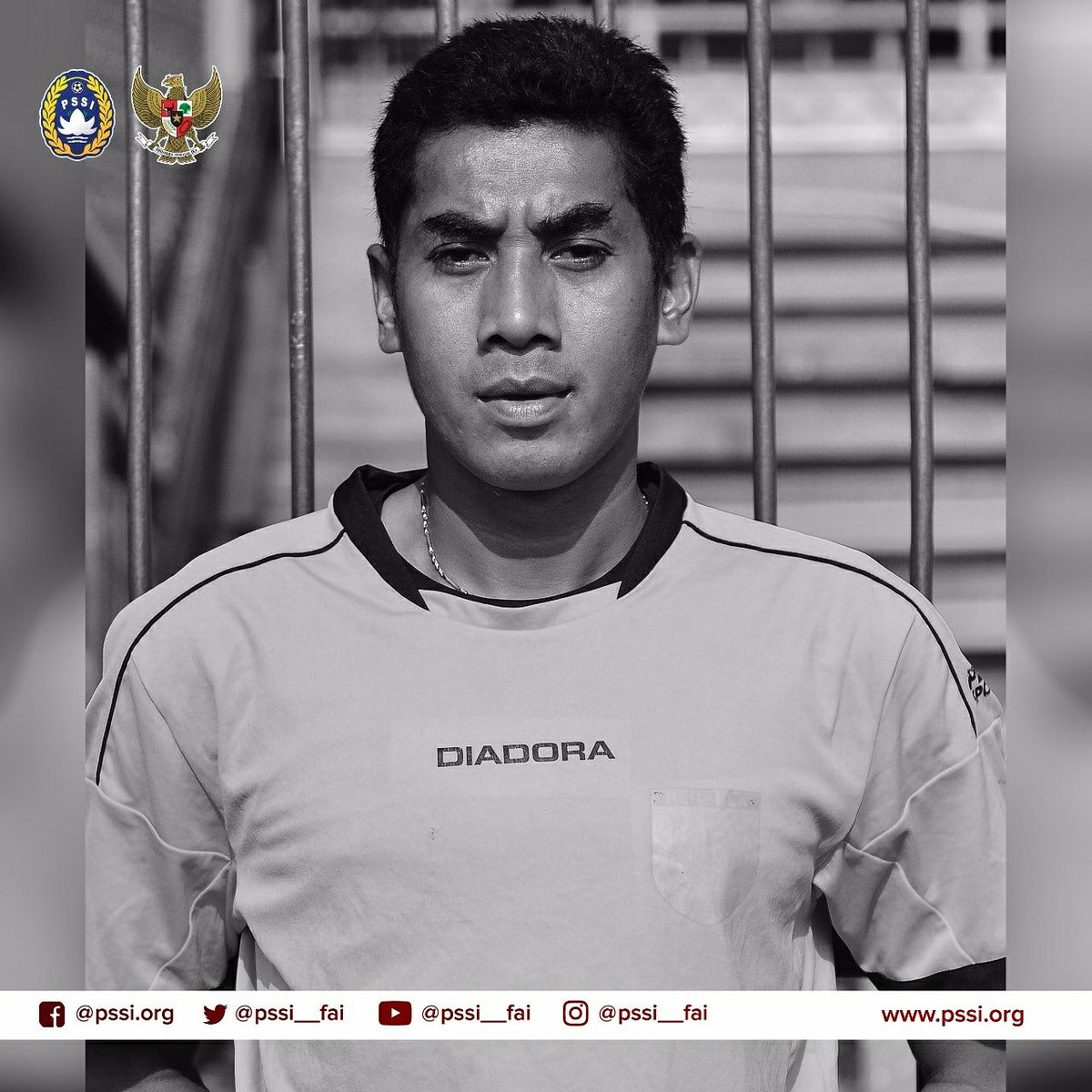 PSSI's tweet photo. Innalillahi wa inna ilaihi rojiun, telah berpulang ke rahmatullah Choirul Huda. Semoga almarhum husnul khotimah. Aamiin... 

#RIPChoirulHuda https://t.co/hDmhcu6mhP