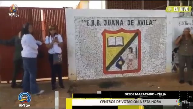 VPITV's tweet photo. #URGENTE Intentan impedir cobertura de @VPITV en centro Juan Ávila de #Zulia que permanece cerrado 8:09 am https://t.co/vRWVs07Ara https://t.co/LKvU1IS3hb