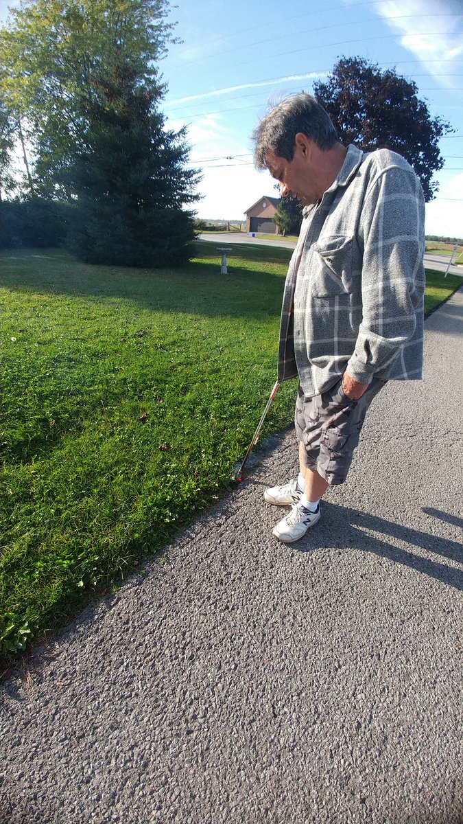 turfmow's tweet photo. This is my pops out "trimming" the driveway edges... #burnit #torchtime #retiredandhappy https://t.co/T2scM6fGsJ