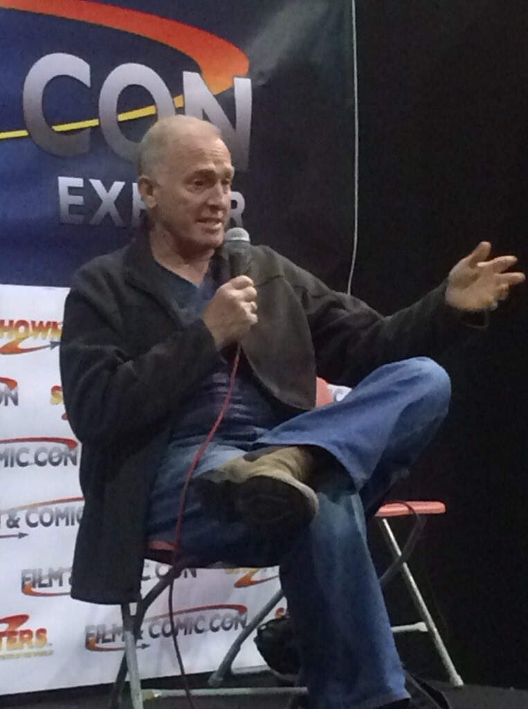 samphirette's tweet photo. Onstage now @realmarkrolston at Exeter Film and Comic Con #aliens #shawshankredemption #supernatural #startrek #meandmichael #hislover #saw https://t.co/jhqqAS4moX