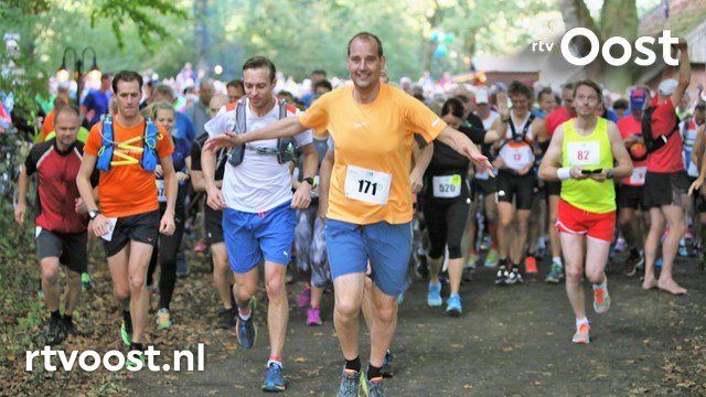 rtvoost's tweet photo. In beeld: De Landgoed Twente Marathon https://t.co/2zBi2IRLm6 #rtvoost https://t.co/tOB6vnMKae