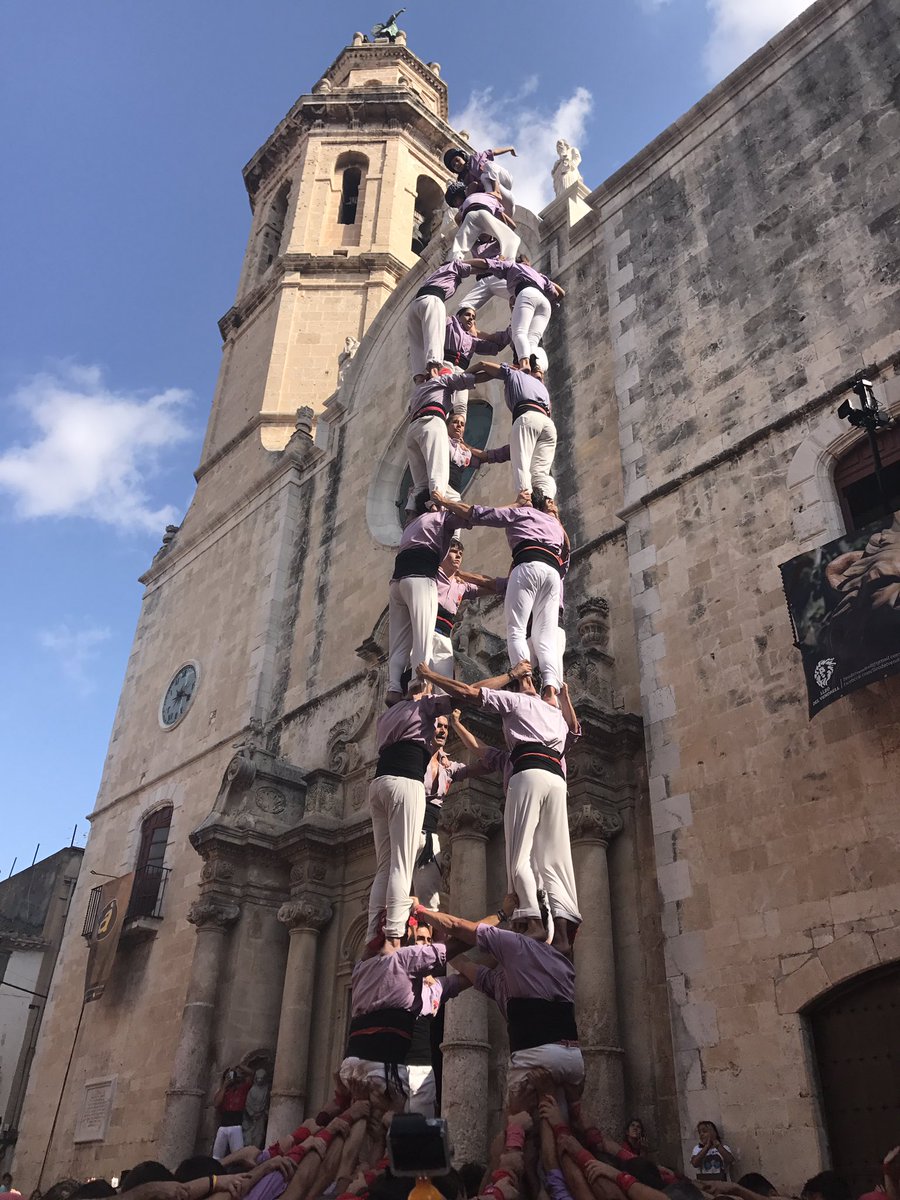 JoveDeTarragona's tweet photo. Acabem de carregar el primer 4d9sf de la nostra història!
FELICITATS COLLA!
#elnostrecamí
#castellers https://t.co/Xwnbk657kZ