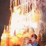 王子ー!姫ー!後ろ後ろ!ロマンチックさを狙ったのに城の花火が大炎上すぎてヤバイ!