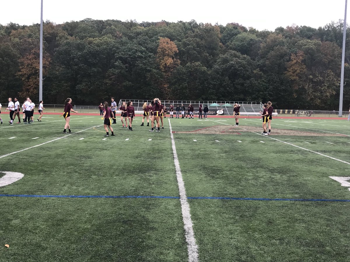 knixonAHS's tweet photo. On Sundays we play football. ππβοΈ #puffbowl2017 #AOE https://t.co/kyFGUqm8Hp