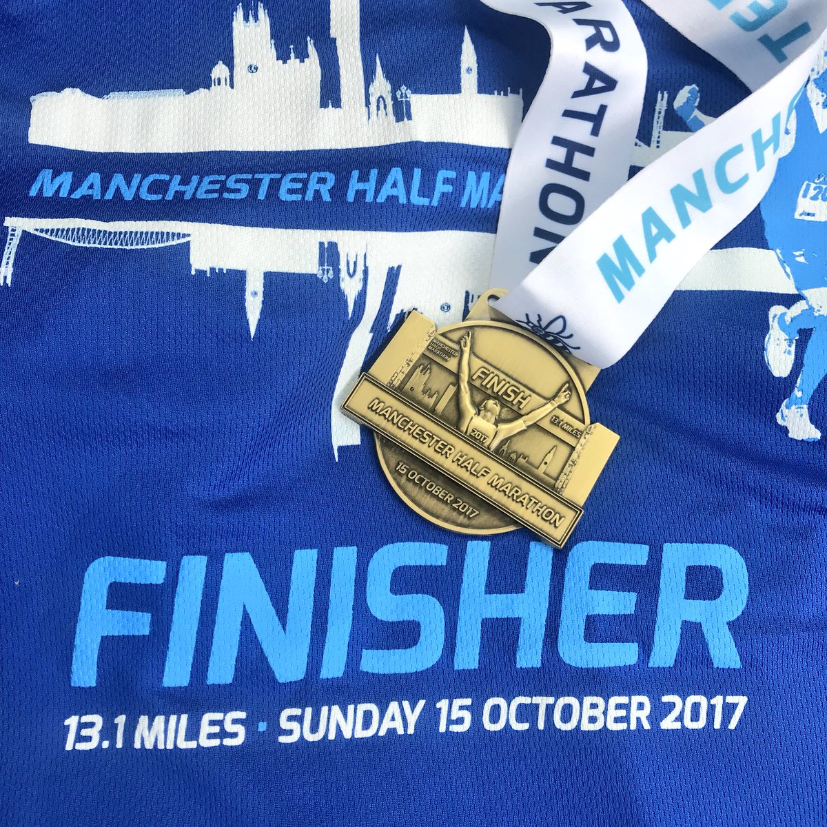 amyrosannag's tweet image. #NowWeRun @ManchesterHalf 1:39:29 for #3 - running 5 Half Marathons in 5 weeks for 5 causes —&amp;gt;&amp;gt;&amp;gt; justgiving.com/crowdfunding/5… #2 to go!!