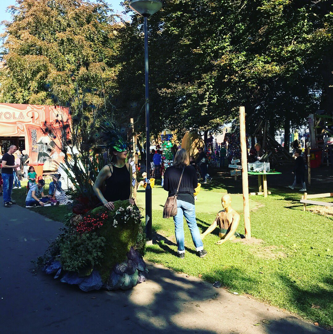 DutchWayLife's tweet photo. Don’t miss the #scarecrowfestival2017 in #Valkenswaard 😃 Lovely #dayout with the kids #trip #holland #vogelverschrikkerfestival https://t.co/PfIZm2EIiX