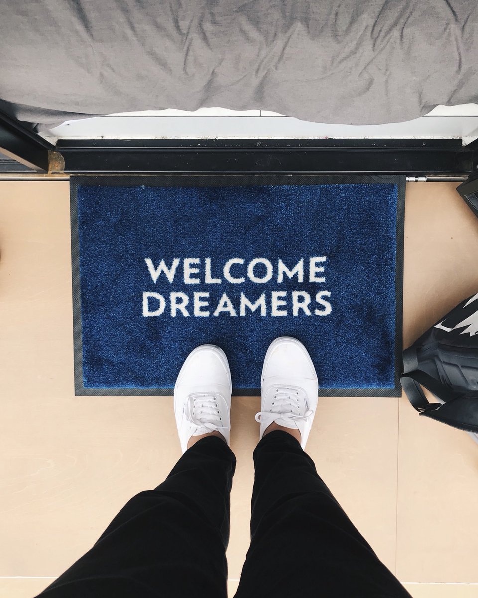 iamtimchung's tweet photo. Dream with big goals only. 
Keep believing in your dreams.
//
Fun day stumbling across @Casper 
https://t.co/Ws9s7EG9Lf

#sleeptour https://t.co/AMp6F5fplH