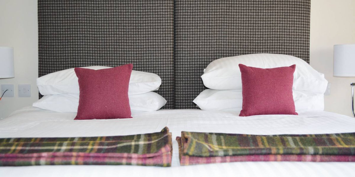 Rooms now £75 per room per night. Wake up to stunning Skye sea views! #seaview #isleofskye #hotel <a href="/SkyeConnect/">SkyeConnect, the tourism management organisation.</a> <a href="/bookingcom/">Booking.com</a>    <a href="/LateRooms/">LateRooms.com</a>