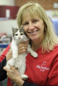 ThePetBuzz's tweet photo. #KarnMyers of #FixNation #LeslieFarrell of #ArchitectsForAnimals talk about raising money for the feral cat population of Los Angeles. https://t.co/33hkdqhNIR