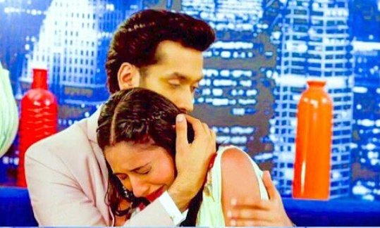 pinks_a13's tweet photo. #Ishqbaaaz Me after knowing #ORBOS shooting for promotion some other show😭😭😭 https://t.co/wFWnOUZmcN