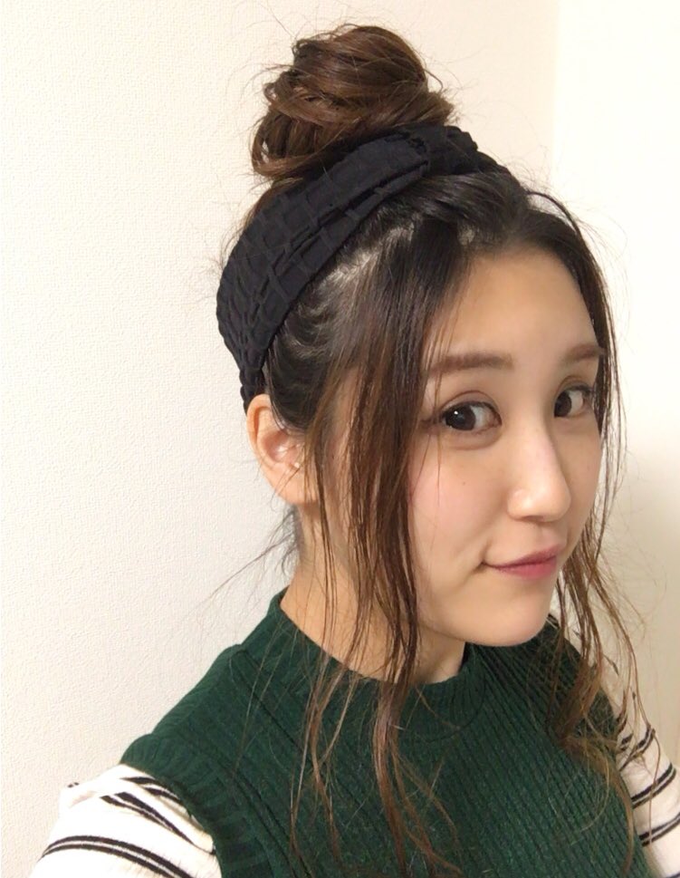 大類果恋 Na Twitteru 一年ぶりにお団子ヘアにしたんだけど 予想通り社長にはお風呂上がりと言われた そんな今日でしたが 次なる一歩への道を見つけた日です