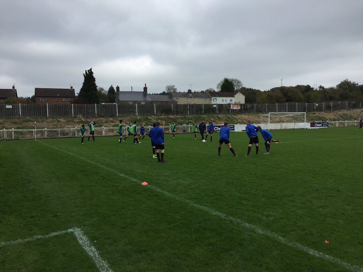 South Cerney Under 14's warming up for GCC game v Cinderford Town today. Ko 2pm some seats still available😀