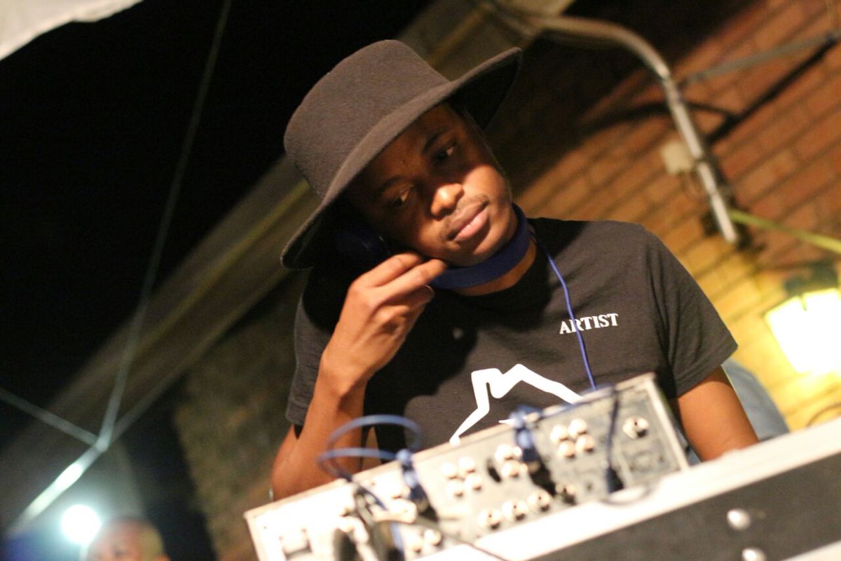 HMWsounds_'s tweet photo. https://t.co/7qZ2pVCvcE
Fresh new music from HouseMixWednesday's RAMS Ladies and Gentlemen.
#HouseMixWednesday. https://t.co/dHi9va9Bga