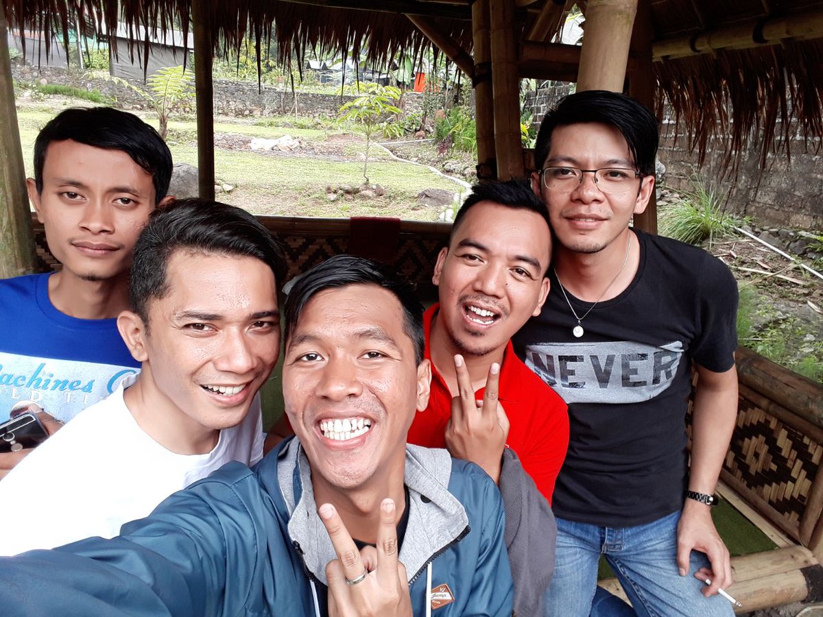 RefanAkbar3's tweet photo. Saung 1

Nambah temen2 baru 😙

#sesauangan part 2 curug nangka https://t.co/BdYJnyYJsC