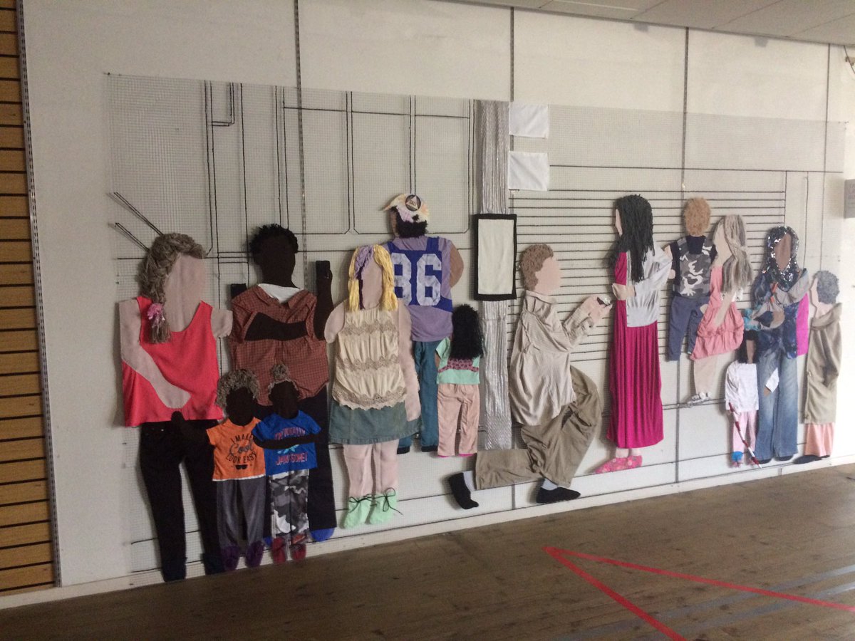 DeniseDeakin's tweet photo. Brillant work @Imagine_Able great exhibits ππ» #thelastbus #TLB17 #artforeveryone #artfortheblind @sot2021 https://t.co/iLSAHkyjQS