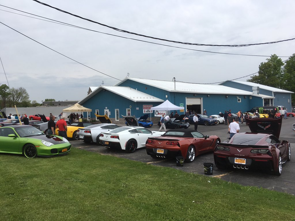 JeffsAutoBody's tweet image. Jeffrey's Auto Body Celebrating 30 years in the same building. Now that's staying power!