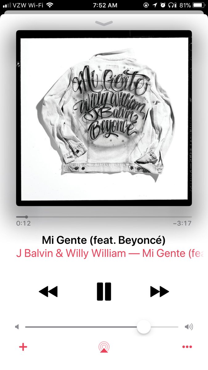 joycelynxo's tweet photo. When your playlist is on point while cleaning house at SIX IN THE FKN MORNING 😴😖 https://t.co/7wTiNHbDeB