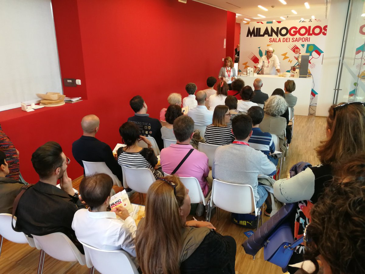 Molinomoras's tweet photo. In diretta da #milanogolosa lo showcooking con il panettiere Marco Giulio https://t.co/VOLsDF6VaS