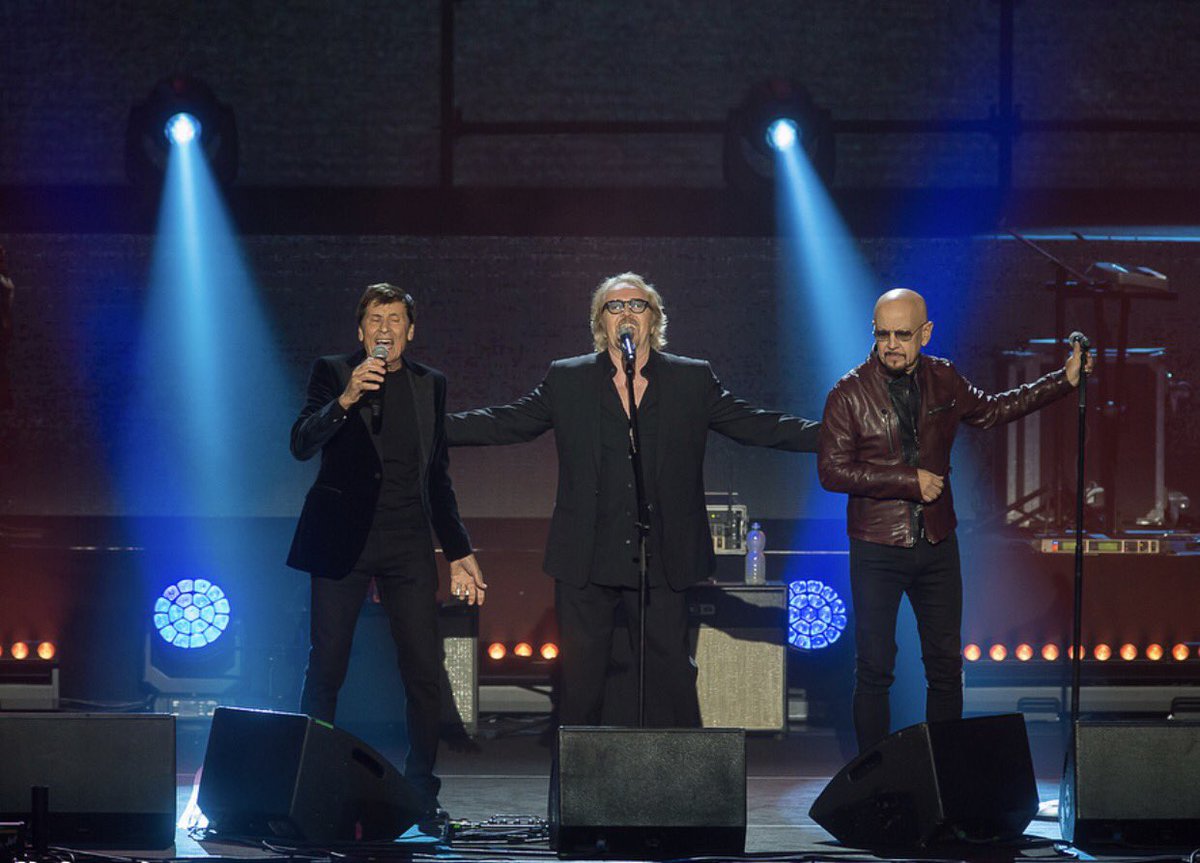 UmbertoTozzi's tweet image. Emozioni! quarant’anni che ti amo !! #arenadiverona #SiPuòDareDiPiù @morandi_g @enricoruggeri @rtl1025 @UmbertoTozzi