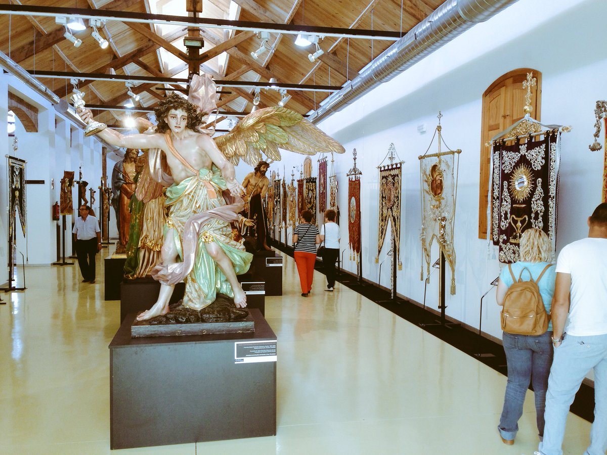 Para que os voy a engañar, estas mañana de octubre visitando exposiciones de arte sacro me encantan.Imagineria jumillana en Imago Passionis.