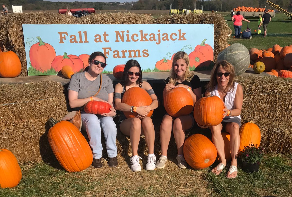 KateDashnerHR's tweet photo. @AkronSHRM great day at NickaJack Farm! #AASHRM #HRfamilies #FamilyFunDay https://t.co/FhvnphKZLy