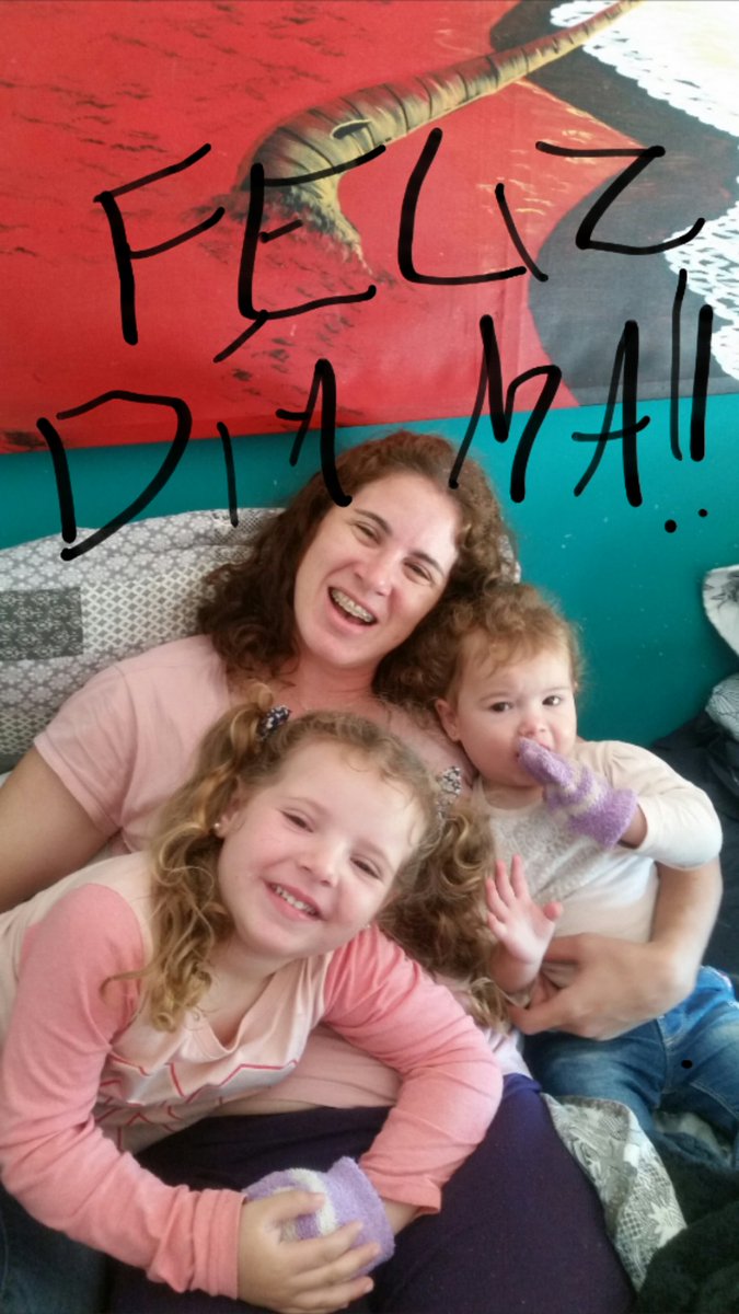 ContadorArg's tweet image. Feliz día Mamí!!!trataremos de no hacerte renegar mucho @cecirulitos #estefinde