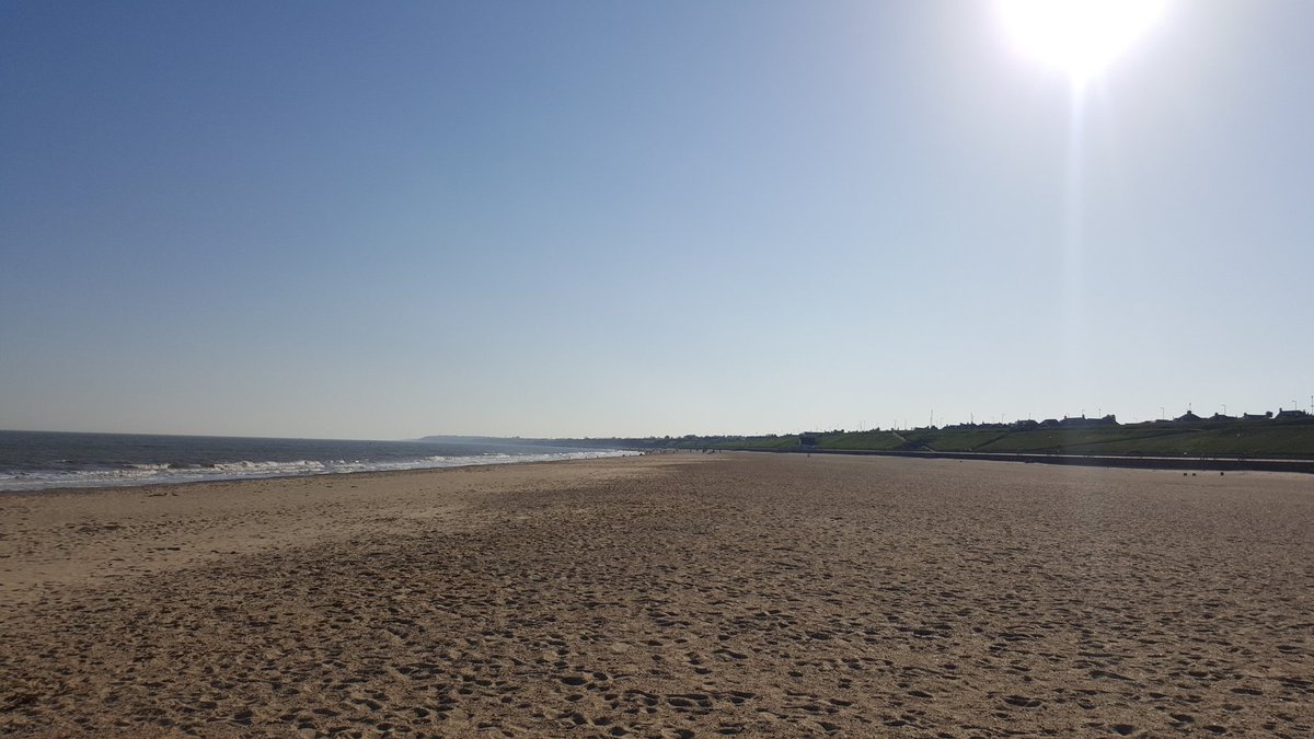 buzman007's tweet photo. #Recordbreakingsummeroffun  unbelievably unbelievable  one of the pleasures of being in sunny Norfolk Today's a Good Day!  enjoy https://t.co/kore1UNFzP