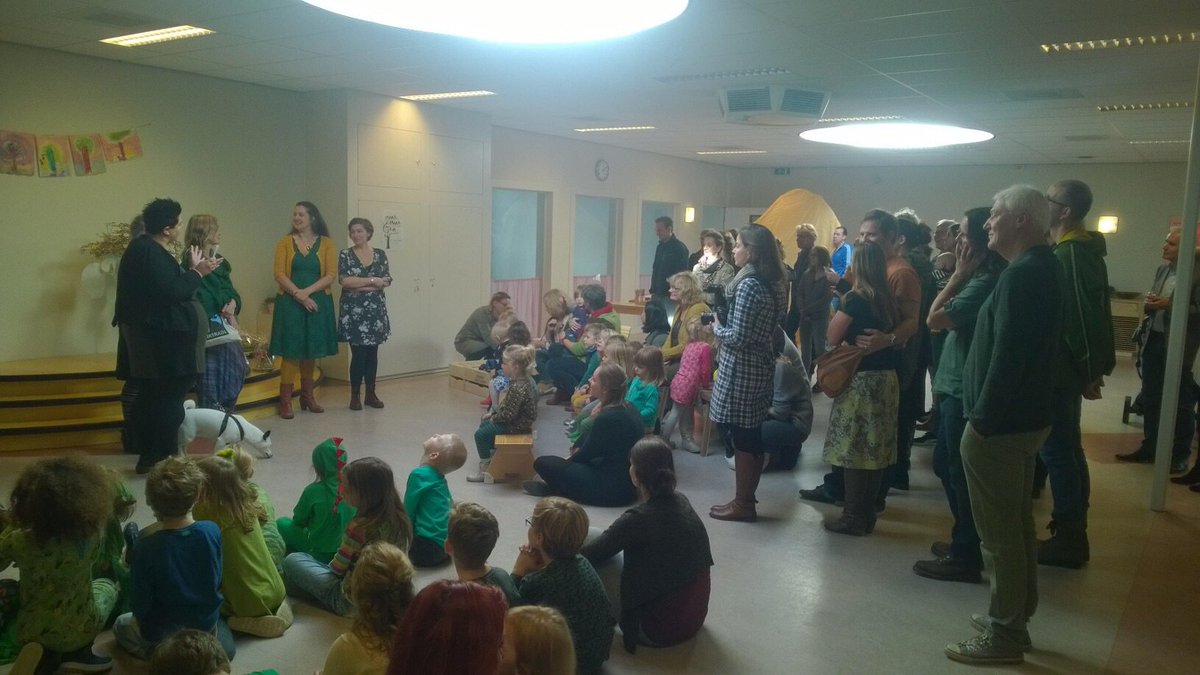 Feestelijke opening van #IKC Kleurenbos #Vrijeschool #Oss met #Antroposofische #kinde.... tmi.me/1fjQ8Q