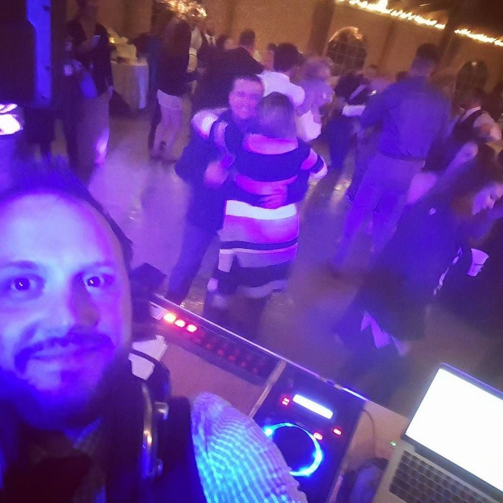 psmweddings's tweet photo. #bartztobe #djpeteisonthescene https://t.co/RAdxGrjUMe