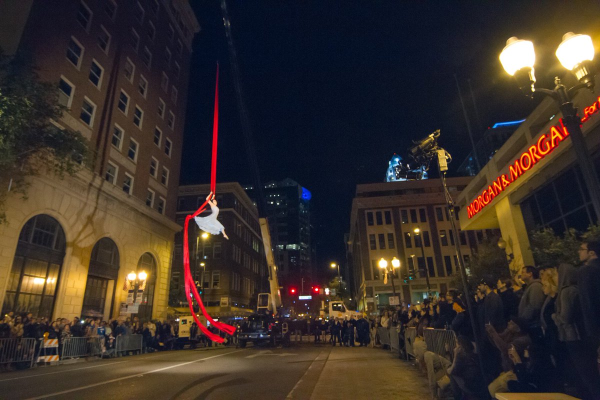 vucf_arts's tweet photo. RSVP on Knight Connect to volunteer with IMMERSE on Oct. 21st, where over 1,000 artists take over Downtown Orlando and bring it to life! 😱✨🌃 https://t.co/lBdXKpeRKs