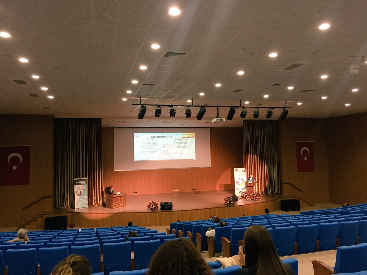 MaviKalemBlog's tweet photo. Ay inşallah ben de ileride böyle ufuk açıcı konuşma falan yaparım millete. 🙏🏻 #geoinformationscience https://t.co/oUSIPsPZDb