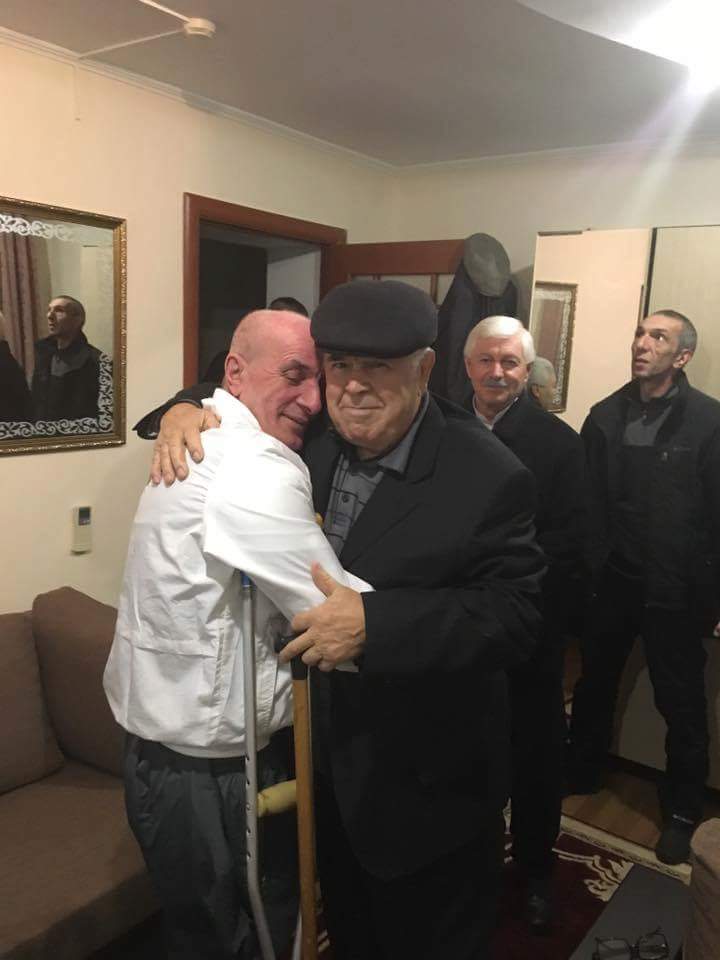 cerkesyagenclik's tweet photo. #Ruslanisnotalone Umudunu sarmalama gelecekle
Bak Thamaden karşında
Bak umudun işte tam karşında
Hala görmüyor musun? https://t.co/BeY34bhMda