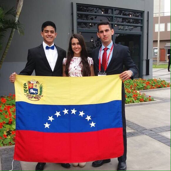 NAZARETARIBA's tweet photo. La representante de Venezuela Eugenia Correa obtiene mención honorífica en las Olimpiadas Iberoamericanas de Química celebradas en Perú, nuevamente el nombre de nuestro país en alto https://t.co/pNpCBMeJeu