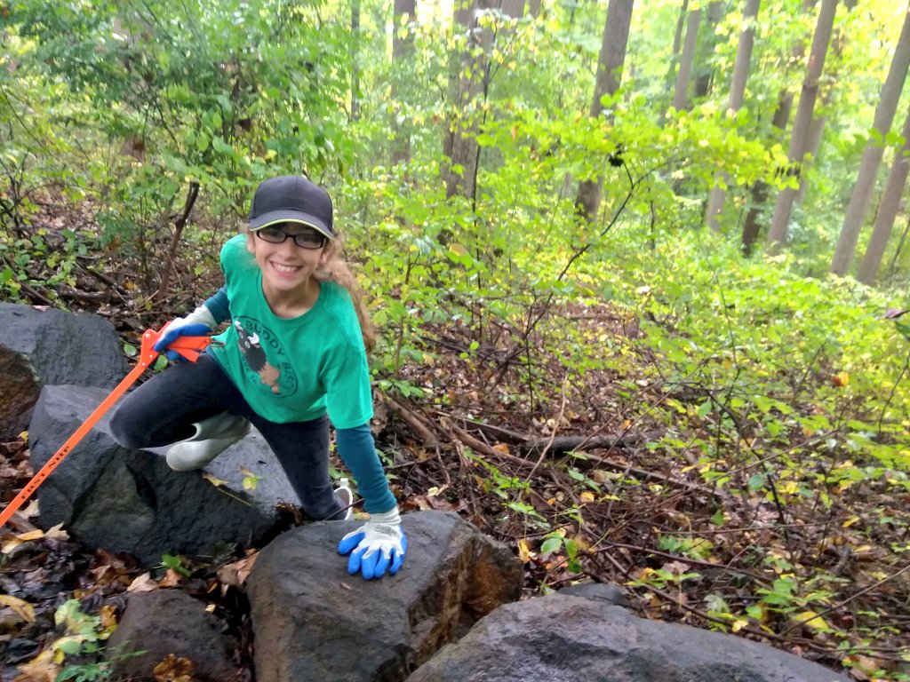 jrrangersarah's tweet photo. #sundayfunday It's another great day to #getoutside Yesterday I helped with a #parkcleanup of #RockyRun in #FirstStateNHP #leavenotrace https://t.co/C6oeWG1WwX